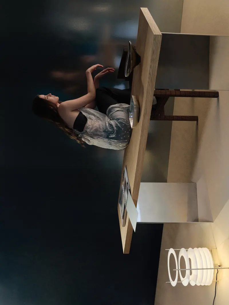 Tantal Studio Table